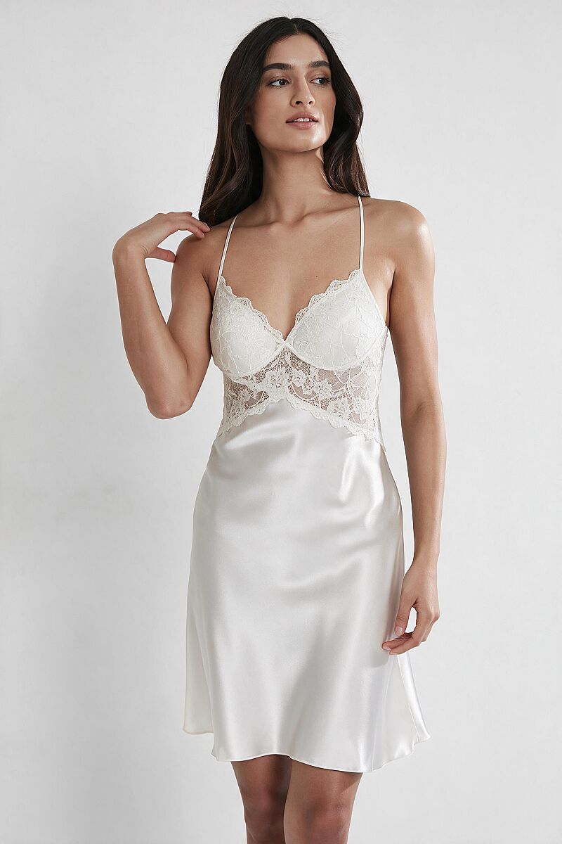 Saten Dantelli Kadın Gecelik ve Sabahlık Takımı - 4050 Ekru - Pierre Cardin (1)